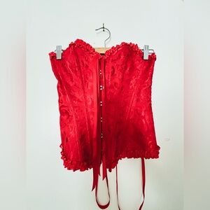 Red corset! 🌹